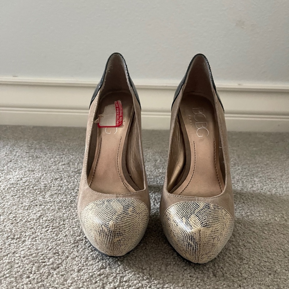 BCBG platform heel